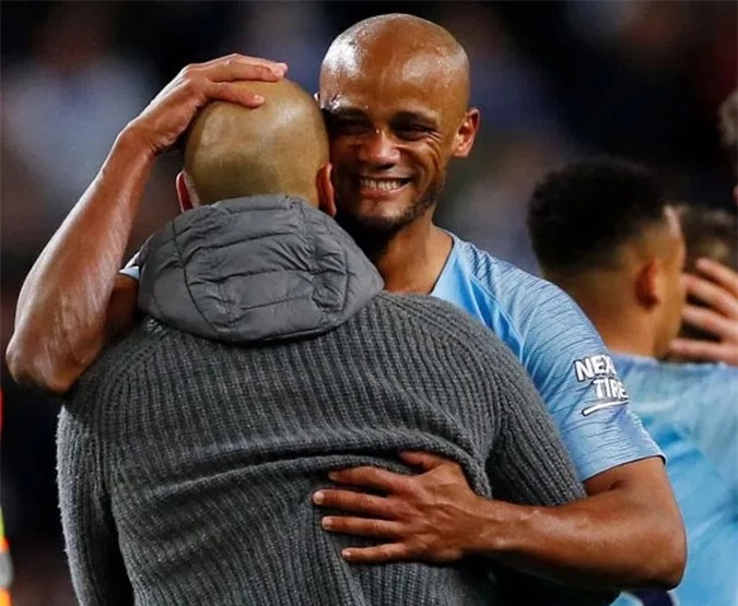 Man City nên đưa Kompany về làm trợ lý cho Pep