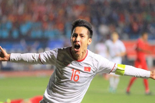 Đỗ Hùng Dũng: “Tôi từng bị cha ngăn cản chơi bóng”