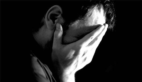 Đêm tân hôn tôi 'sốc' nặng và bàng hoàng khi nhận được quà cưới từ người yêu cũ của vợ