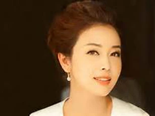 Chưa đầy 1 tháng sinh con, Jennifer Phạm quay trở lại với thân hình thon gọn bất ngờ