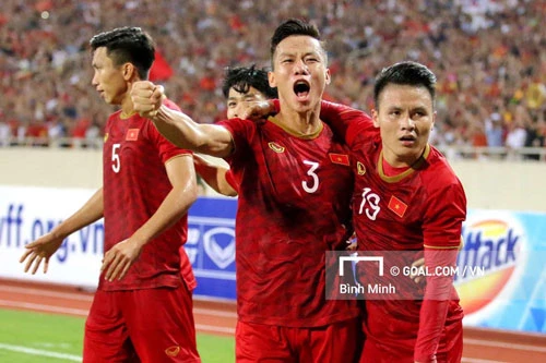 Ở trận lượt đi trên sân Mỹ Đình, ĐT Việt Nam giành chiến thắng 1-0 nhờ bàn thắng của Quang Hải.