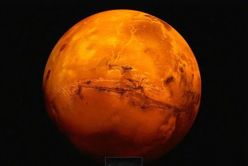 Phát hiện mới về hồ nước rộng 20 km trên bề mặt sao Hỏa 