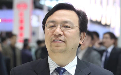 Tỷ phú Wang Chuanfu thành lập BYD vào năm 1995 và đây hiện là nhà sản xuất xe điện lớn nhất Trung Quốc với doanh thu 122 tỷ NDT (khoảng 18 tỷ USD) vào năm 2018. Các phương tiện thân thiện với môi trường này đem lại cho riêng ông 2,4 tỷ USD. Ảnh: Forbes.