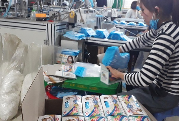 Hỗ trợ doanh nghiệp tìm kiếm nguyên liệu sản xuất khẩu trang y tế