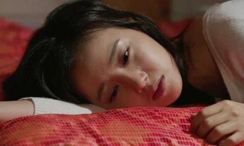 Bị ép lấy chồng già, đêm tân hôn dâu trẻ định bỏ trốn thì thấy chồng làm điều khó tin này và cái kết