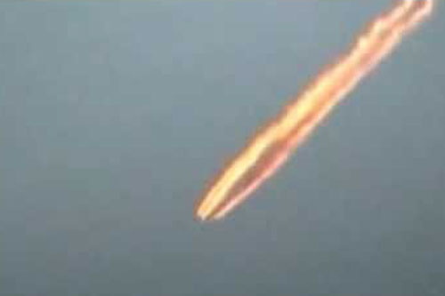 Vật thể bay kỳ lạ nghi là UFO bốc cháy ngùn ngụt trên bầu trời Peru