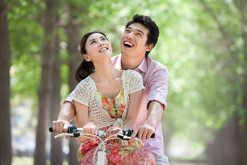 Hơn cả sắc đẹp, phụ nữ có 4 điều này mới khiến người đàn ông mê mệt