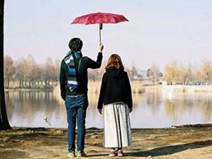 Yêu nhau 6 tháng mà bạn gái chỉ cho nắm tay