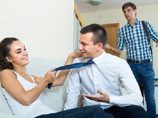 Bị chồng bắt quả tang hẹn hò trong nhà nghỉ, vợ thản nhiên làm điều khó tin