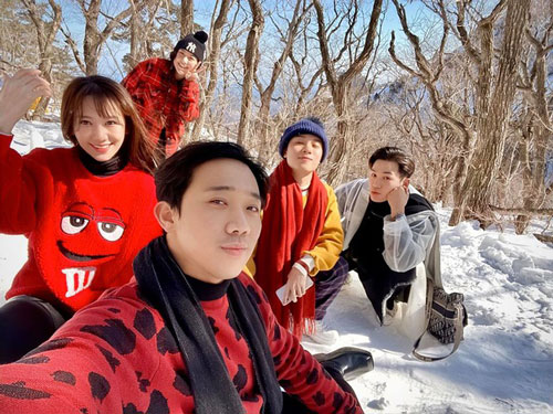 Sao Việt đi đâu, làm gì giữa dịch cúm corona?