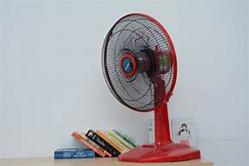 Không tháo lồng, không cần nước chỉ cần làm theo cách này, quạt có dính bụi bẩn đến mấy cũng sạch bong