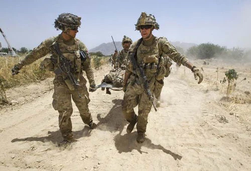 Binh sỹ Mỹ bị thương trong một chiến dịch ở Afghanistan. Ảnh: Reuters.