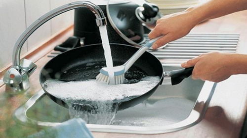 5 sai lầm có tới 99% gia đình Việt mắc phải khiến chảo chống dính thành siêu dính, độc hại ngấm thêm vào người