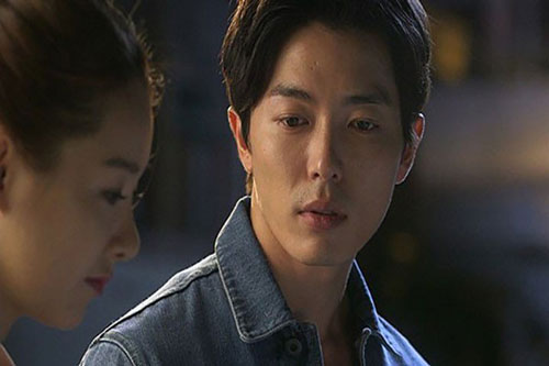 Tôi đã sốc khi phát hiện vợ sắp cưới qua lại với tình cũ để... trả ơn