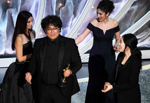 Nghệ sĩ Việt bày tỏ cảm xúc khi “Ký sinh trùng” thắng lớn tại Oscar 2020