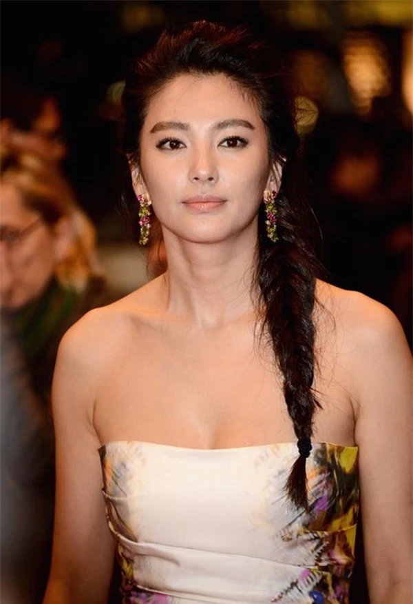 Sau 2 lần đổ vỡ hôn nhân, 'Song Hye Kyo Trung Quốc' lộ ảnh hẹn hò bạn trai đại gia 3