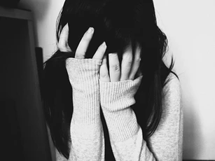 Đêm nào chồng cũng đi quanh nhà kiểm tra đề phòng trộm nào ngờ chết đứng khi phát hiện bí mật động trời ấy