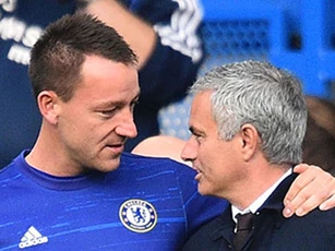 Mourinho tự hào vì học trò cũ Terry biết khiêm tốn