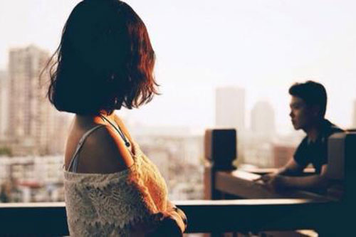 Tôi bình thản khi biết chồng có người khác