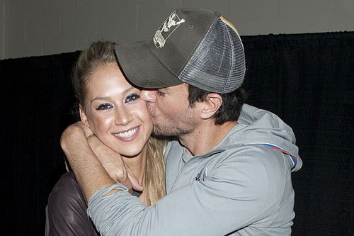 Anna Kournikova - Enrique Iglesias chào đón con thứ 3