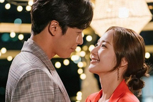 Phản ứng của chồng sắp cưới gặp lại cô bạn 'gái ế' khiến tôi sốc toàn tập