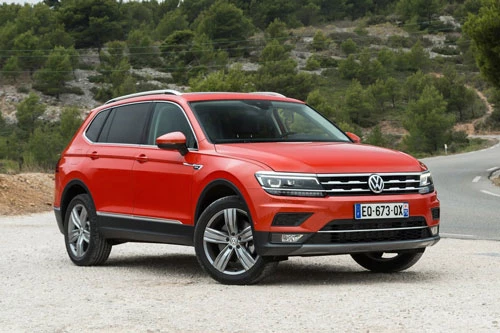 2. Volkswagen Tiguan (doanh số: 7.123 chiếc).