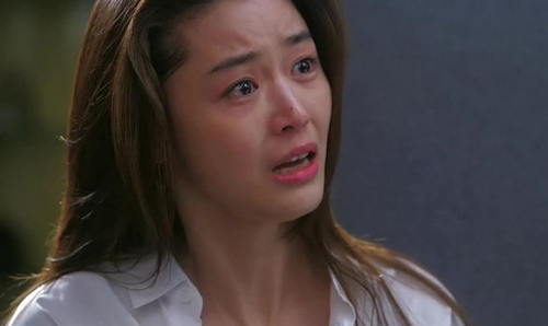 Chồng ngoại tình bày mưu dụ dỗ vợ tới khách sạn đánh ghen, vợ ngất tại chỗ khi biết bí mật đằng sau đó