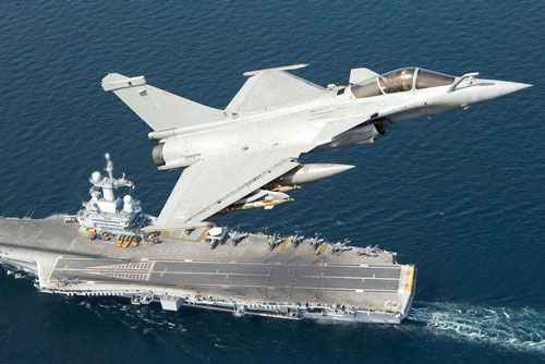 Tàu sân bay Pháp bất ngờ tiếp cận Syria ở khoảng cách "có thể tấn công"