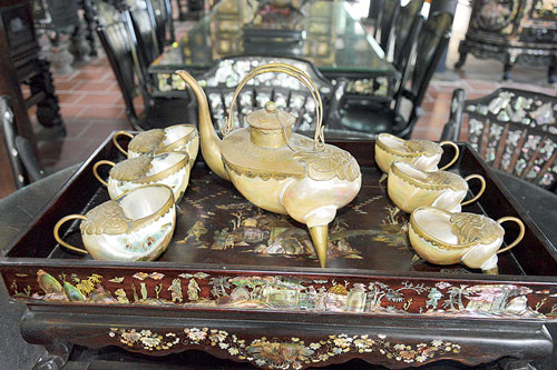 Thăm ngôi nhà cổ Nam bộ với những món đồ “độc” trị giá bạc tỷ