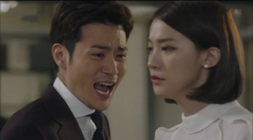 Ngày hai vợ chồng chuyển về nhà mới cũng là lúc tôi 'ngã ngửa' khi biết sự thật mà vợ luôn giấu kín