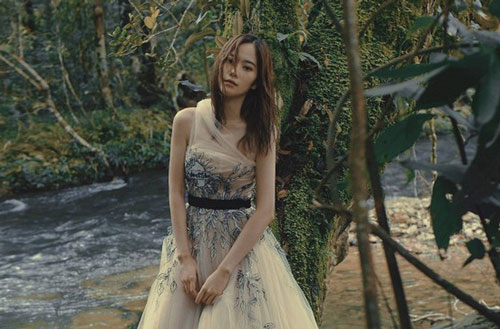 Nam Em 'lột xác' với hình ảnh nhẹ nhàng, nữ tính