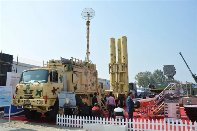 Choang voi dan vu khi An Do tu san xuat duoc khoe o trien lam Defexpo 2020-Hinh-5