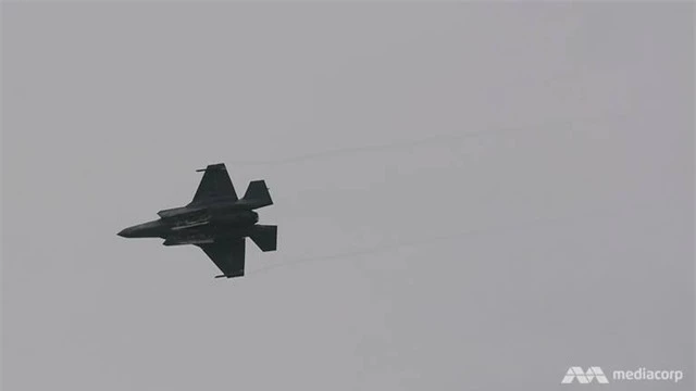 F-35B Mỹ phô diễn sức mạnh tại triển lãm hàng không Singapore - 6