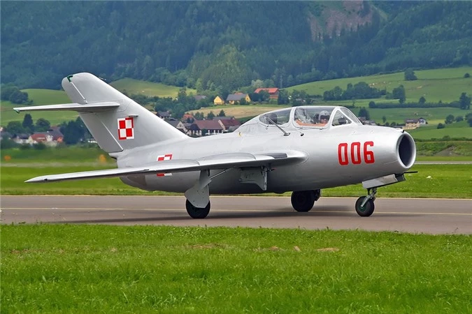 MiG-15: May bay 