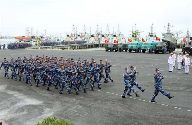 Suc manh tau chien Vung 3 Hai quan Viet Nam khi 