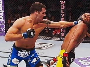 ‘Cười vỡ bụng’ trước những tình huống hài hước trên sàn đấu MMA