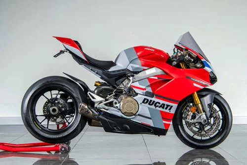 Ducati Panigale V4 S Red.