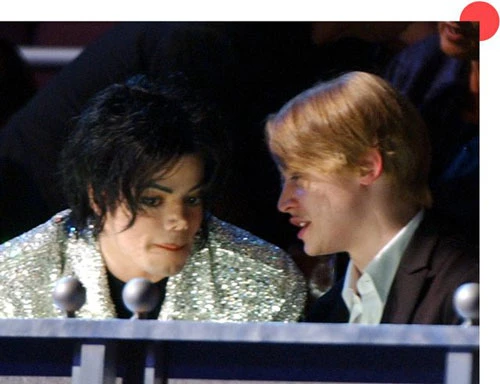 Michael Jackson và Culkin tại Madison Square Garden năm 2001. (Ảnh: Esquire)