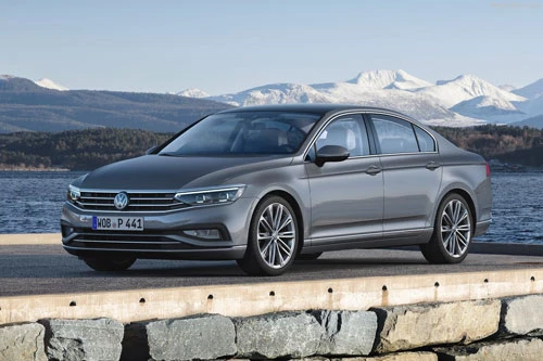 3. Volkswagen Passat (doanh số: 6.529 chiếc).