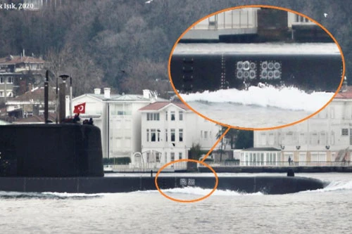 Loại thiết bị mới xuất hiện trên tàu ngầm của Thổ Nhĩ Kỳ vừa mới chỉ được trông thấy từ hôm 30/1 vừa rồi. Trước đó, không một tàu ngầm nào của Thổ Nhĩ Kỳ được trang bị hệ thống này. Nguồn ảnh: Forbes.