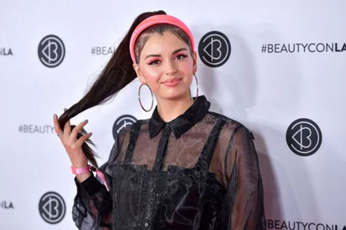 “Thảm họa âm nhạc” Rebecca Black trải lòng khoảng thời gian bị chỉ trích thậm tệ