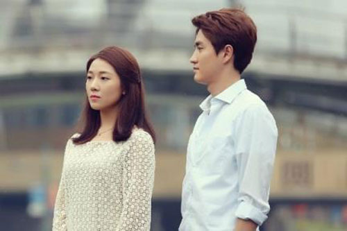 Mẹ muốn tôi đưa tiền lương cho mẹ thay vì vợ