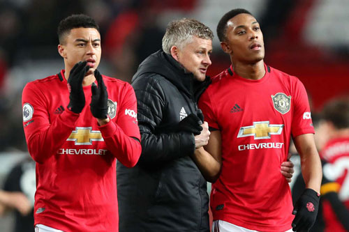 MU tức tốc đổi khách sạn, sau khi phát hiện CLB Trung Quốc vừa rời khỏi