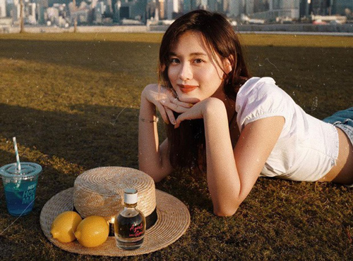 Dân mạng 'hết hồn' với pha lộ nhan sắc thực của nữ thần streamer