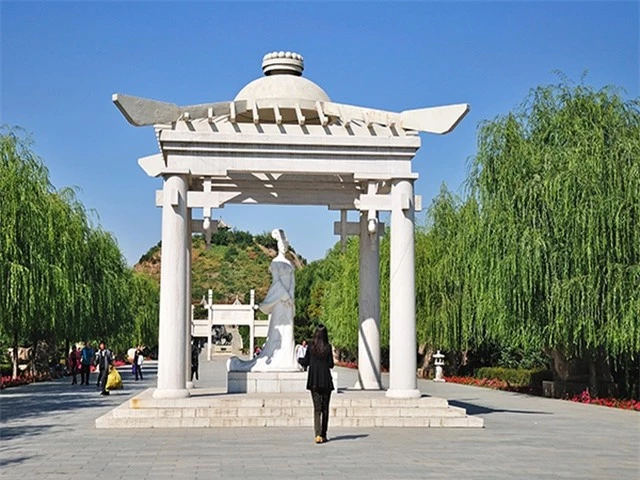 Lăng mộ xanh của một trong tứ đại mỹ nhân Trung Quốc - Vương Chiêu Quân - 8