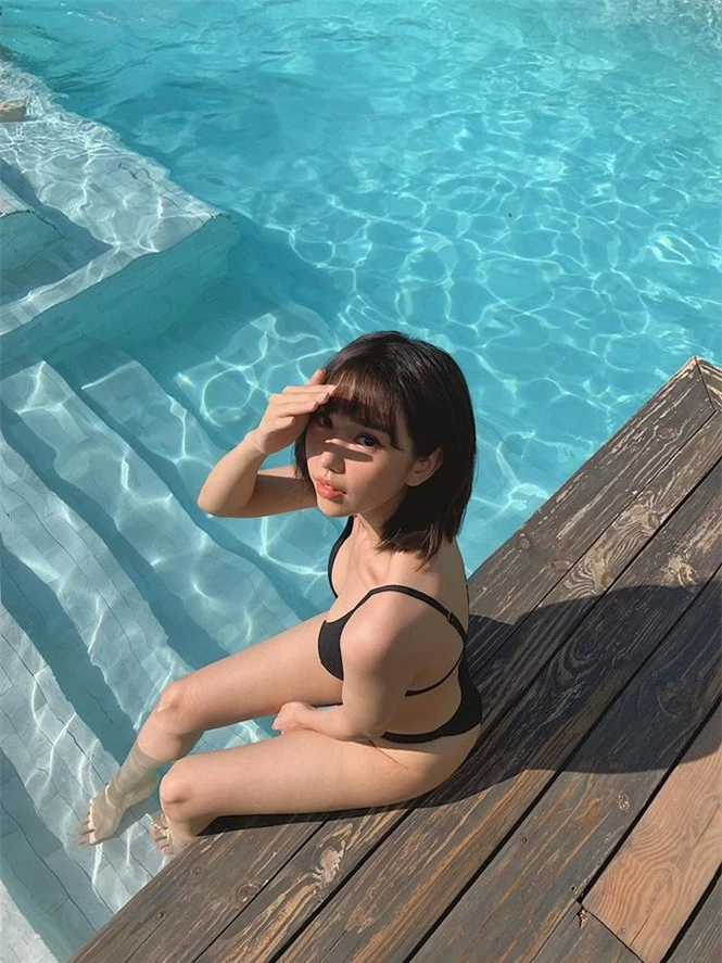 Min đăng ảnh diện bikini khoe vòng 1 nóng bỏng - ảnh 1