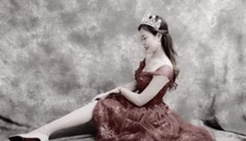 Nghị lực và nhan sắc gợi cảm của cô gái Tày nhảy múa chỉ với một chân