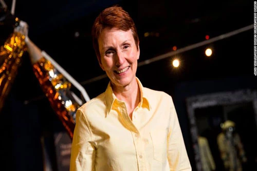 Helen Sharman là người đầu tiên của nước Anh bay vào vũ trụ.