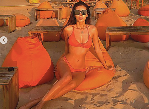 Minh Tú liên tục khiến fan 'bỏng mắt' với loạt ảnh bikini 'cực phẩm'