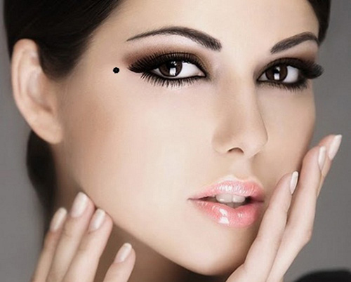 9 vị trí nốt ruồi 'hiểm độc' hủy hoại cả một đời trên cơ thể phụ nữ, nên cân nhắc xóa đi